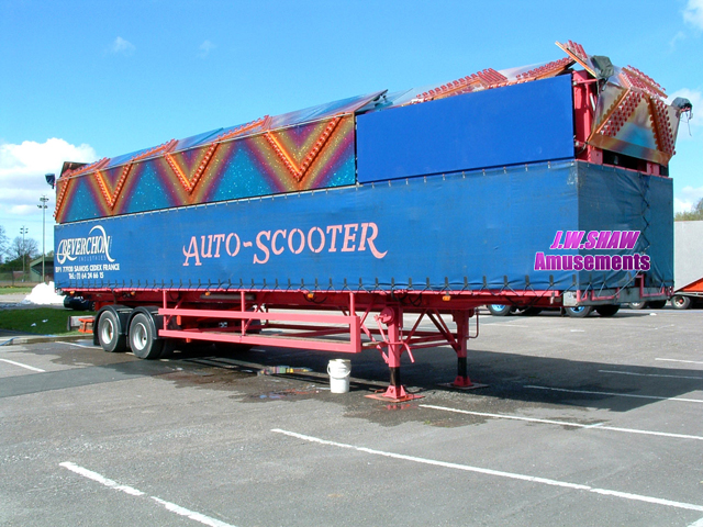 Image of J.W.Shaw Amusements Dodgems arriving at Queensferry